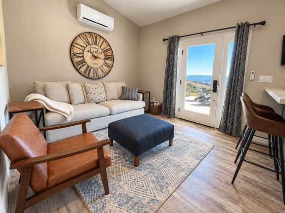 Vineyard Views | King Bed | Dog Friendly | Hot Tub - Image 5