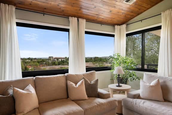 Paso Wine Oasis: Hot Tub, Sauna, King Beds, Views - Image 3