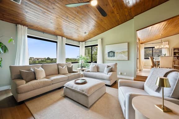 Paso Wine Oasis: Hot Tub, Sauna, King Beds, Views - Image 2