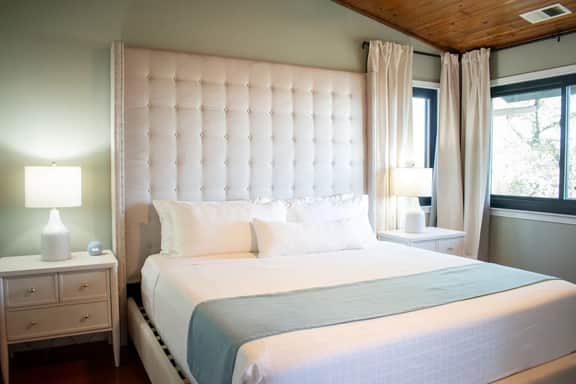 Paso Wine Oasis: Hot Tub, Sauna, King Beds, Views - Image 5