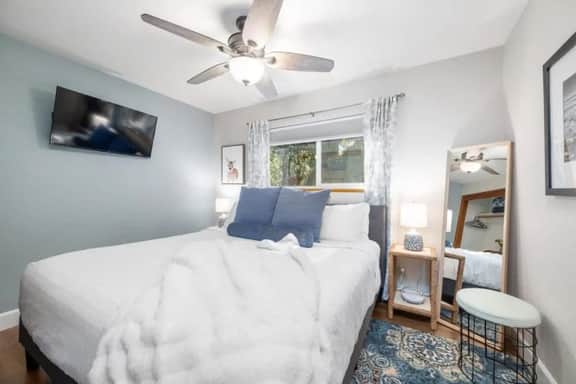 Coastal Retreat Big Sur Style • King Beds • EV+Pet - Image 3