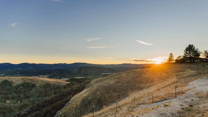 Templeton Casita Getaway: Vineyard Views, Hot Tub & Relaxation Near Paso Robles